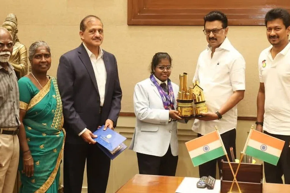 கீர்த்தனாவுக்கு ரூ.1 கோடி ஊக்கத்தொகை வழங்கிய முதலமைச்சர் மு.க.ஸ்டாலின்.