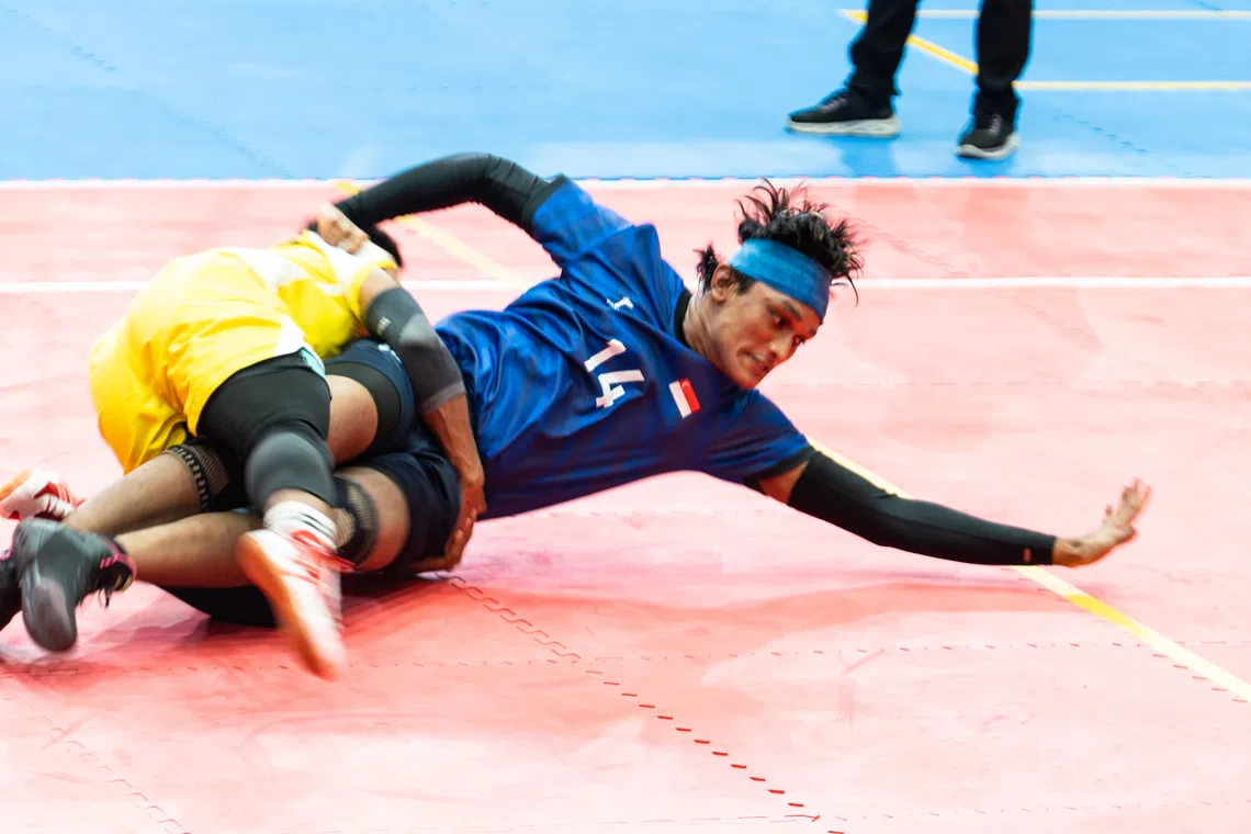 நான்கு தேசிய சாதனைகளுடன் சிங்கப்பூர் கபடி அணியினர்