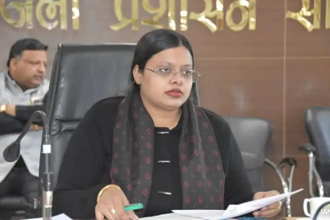 லஞ்சப் புகார்: மகளிர் ஆணையத் துணைத் தலைவர் கைது