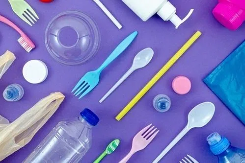 தமிழகத்தில் 15 டன் நெகிழிப் பொருள்கள் பறிமுதல்