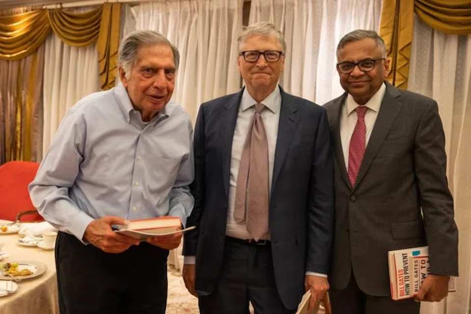 ரத்தன் டாட்டாவுடன் மைக்ரோசாப்ட் இணை நிறுவனர் பில்கேட்ஸ்.