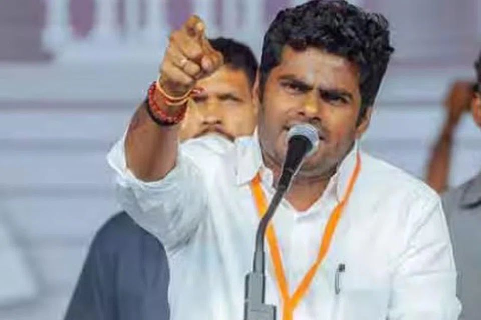 எடப்பாடி பழனிசாமியுடன் ஒத்துப்போக அண்ணாமலைக்கு அறிவுரை வழங்கப்படும் என்று கூறப்படுகிறது.