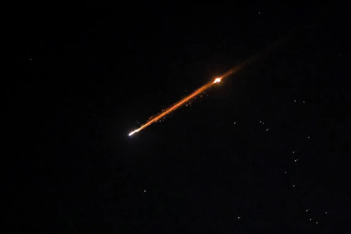 பதிலடித் தாக்குதல்களில் ஈடுபடும் ஈரான், இஸ்ரேல்