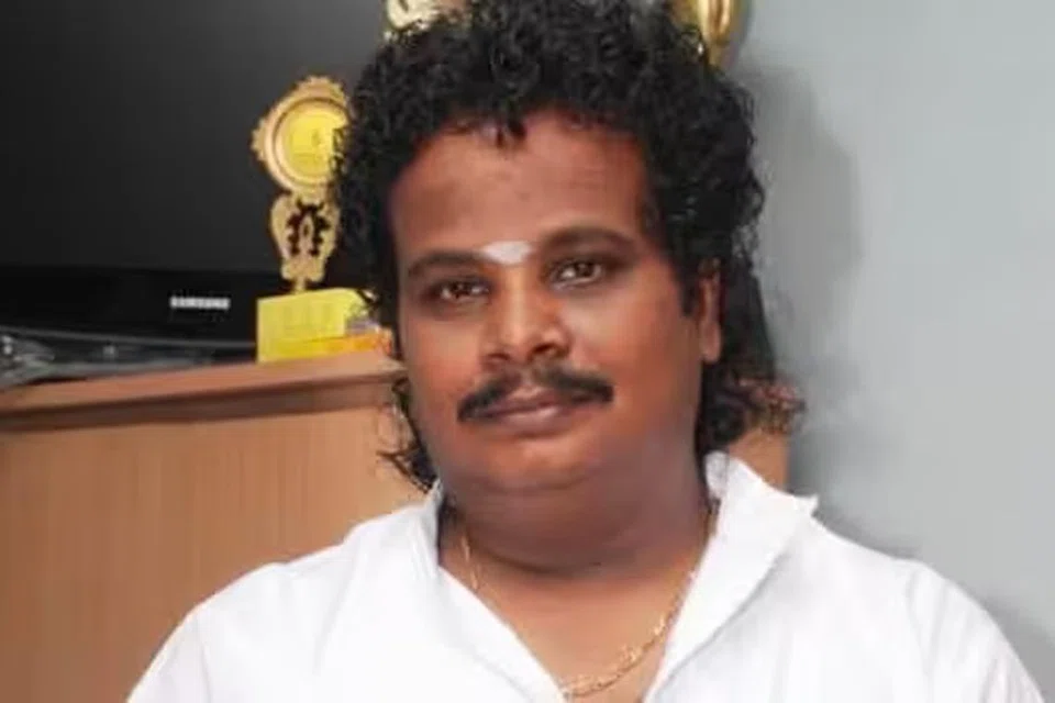 தஷி.