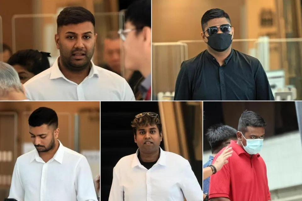 (கடிகார முள் திசையில் இடமிருந்து) ஸ்ரீதரன் இளங்கோவன், மனோஜ்குமார் வேலையாநாதன், சஷிகுமார் பக்கிரிசாமி, ராஜா ரிஷி, புதென்வில்லா கீத் பீட்டர்.