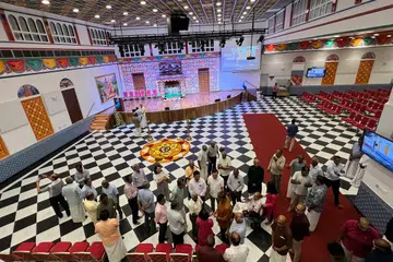 புதுப்பிப்புப் பணிகளுக்குப் பின் மீண்டும் திறந்துள்ள அருள்மிகு தெண்டாயுதபாணி கோயில் திருமண மண்டபத்தில் 750 பேர் வரை அமரலாம்.