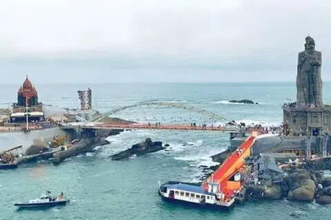 கடல் உள்வாங்கியதால் கன்னியாகுமரியில் சுற்றுலாப் படகுச் சேவை நிறுத்தம்