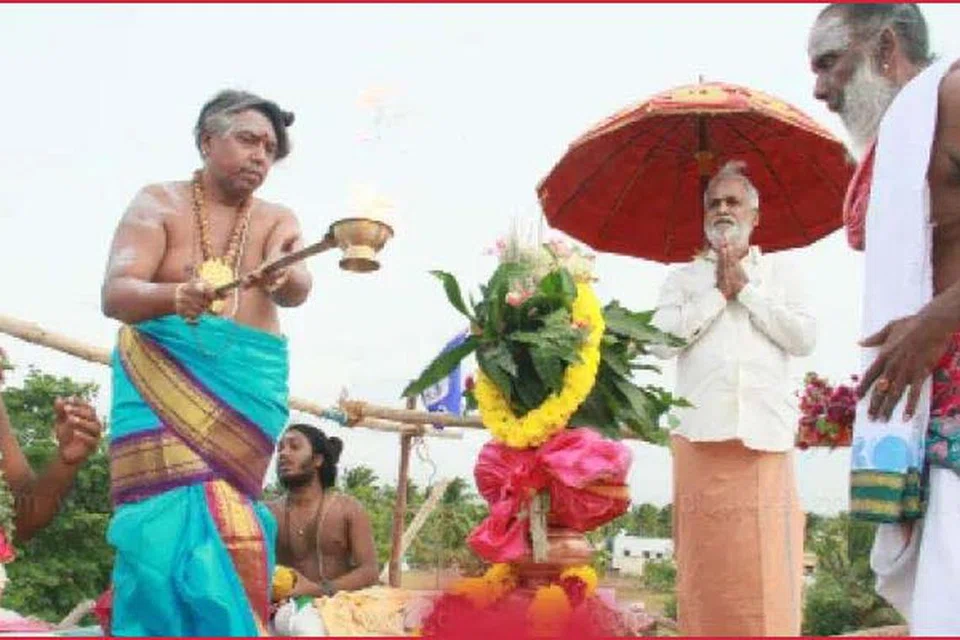 நெல்லை மானூர் அம்பலவாணர் கோவில் குடமுழுக்கு விழாவில் தமிழக அமைச்சர் சேகர்பாபு  கலந்துகொண்டார். 