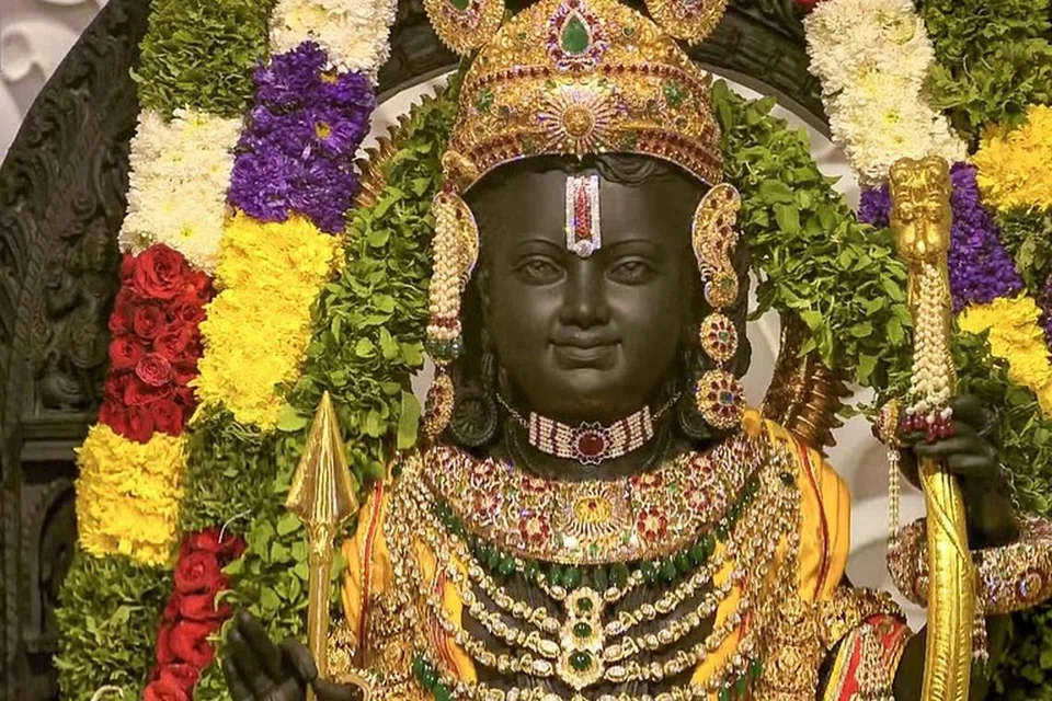 அயோத்தியில் குடிகொண்ட குழந்தை ராமர்.