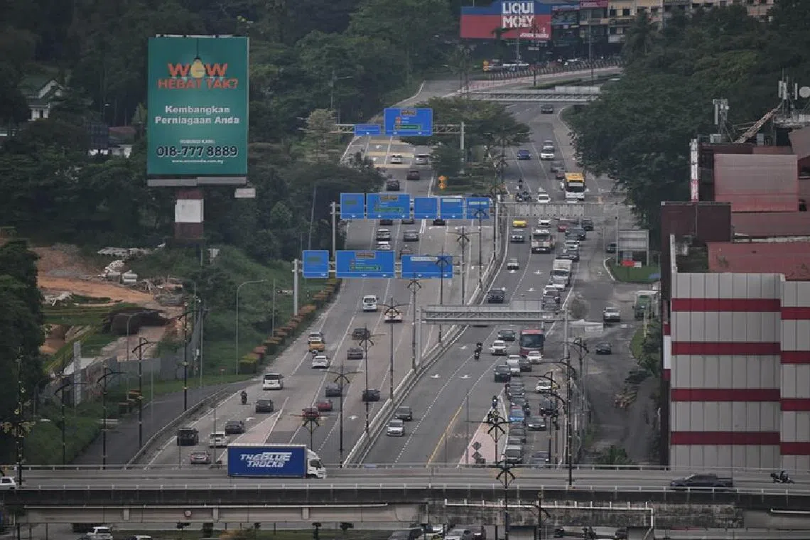 ஜோகூரில் மோட்டார் சைக்கிள் விபத்து; சிங்கப்பூர்ப் பெண் உயிரிழப்பு