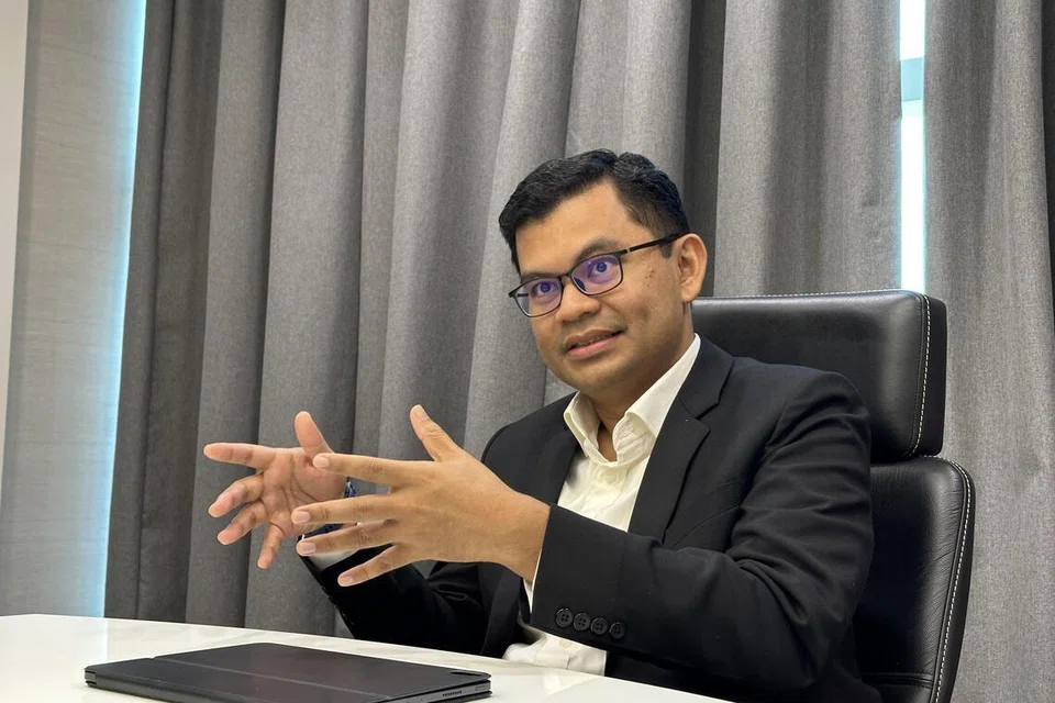 மலேசியப் பொருளியல் அமைச்சர் அக்மல் நஸ்ருல்லா முகம்மது நாசர்.