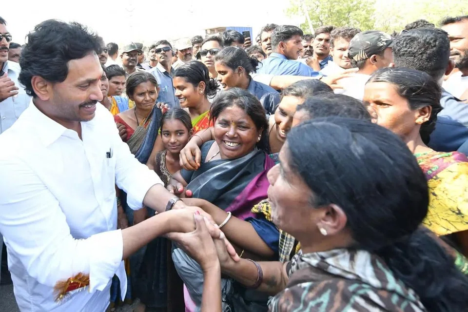 ஆந்திராவில் சட்டமன்றம், நாடாளுமன்றங்களுக்கான தேர்தல் ஒரே கட்டமாக நடைபெறுவதால் ஒய்.எஸ்.ஆர் காங்கிரஸ், தெலுங்கு தேசம், பா.ஜ.க., ஜனசேனா காங்கிரஸ் உள்ளிட்ட கட்சிகள் தீவிர தேர்தல் பிரசாரத்தில் ஈடுபட்டு வருகின்றனர்.