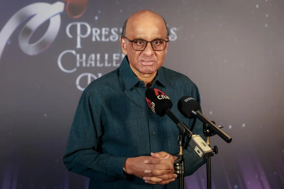 அதிபர் தர்மன் சண்முகரத்னம்.
