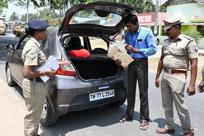 பணப் பட்டுவாடாவைத் தடுக்க ‘டிரோன்’கள்: தேர்தல் ஆணையம் திட்டம்