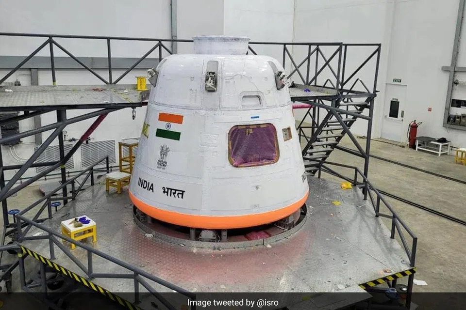 இஸ்‌ரோ விரைவில் ககன்யான் விண்கலத்தை ஆளில்லாமல் விண்வெளிக்கு அனுப்பிச் சோதிக்கவிருக்கிறது.