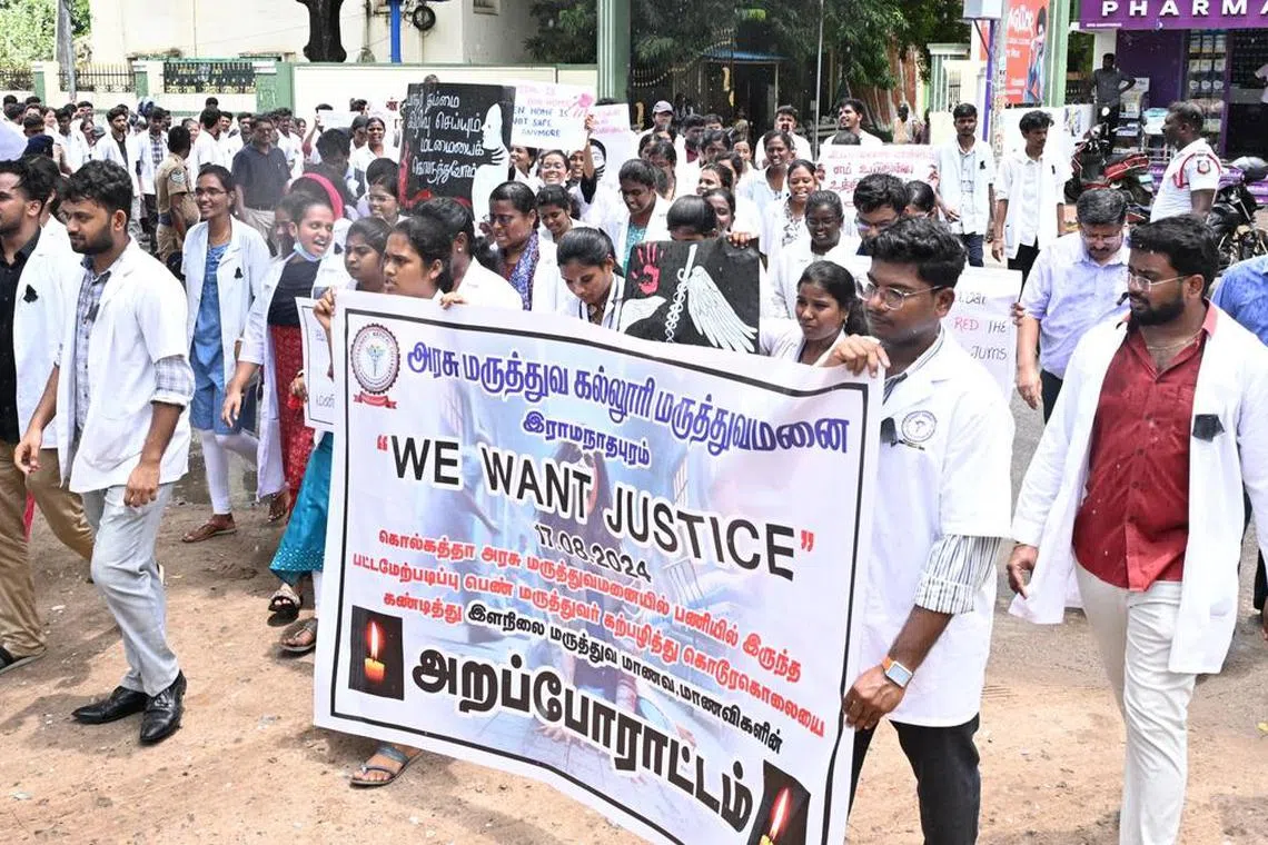 கோரிக்கைகளை வலியுறுத்தி தமிழகத்தில் அரசு மருத்​து​வர்​கள் அடுத்தடுத்து போராட்​டம் நடத்தப்போவதாக அறி​விப்பு