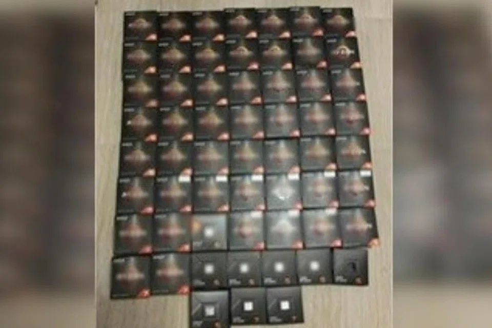 செயல் முறையாக்கி ( processors) உள்ளிட்ட $13,000 மதிப்புள்ள பொருள்கள் சந்தேக நபரிடமிருந்து கைப்பற்றப்பட்டுள்ளன.