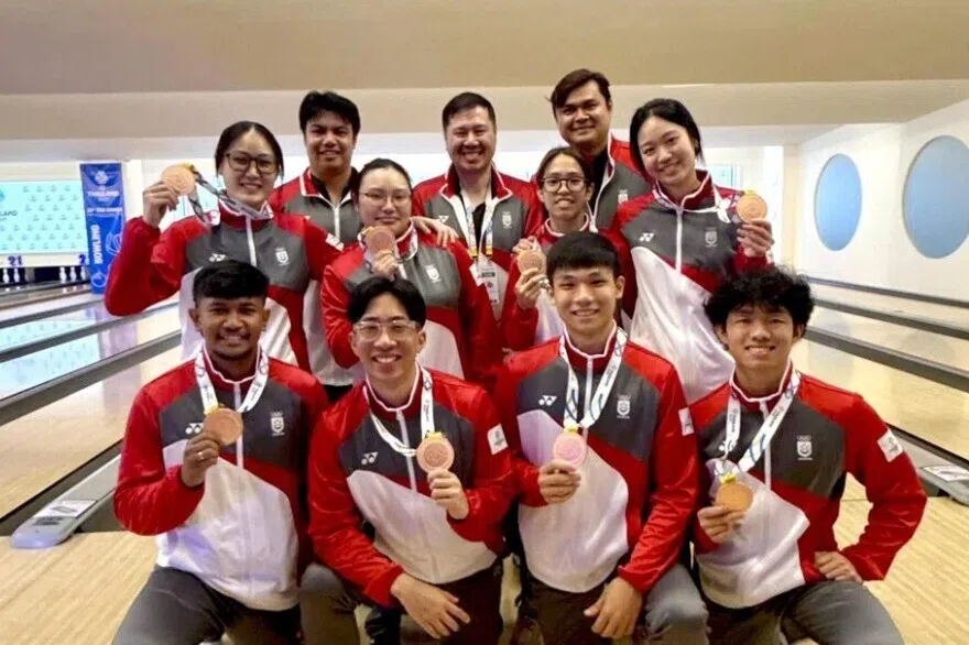 உருட்டுப்பந்து: ஆண்கள், பெண்கள் அணிக்கு வெண்கலப் பதக்கம்