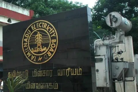 ஹார்ட் டிஸ்குகளைத் திருடியது தொடர்பாக ஒருவர் கைது செய்யப்பட்டுள்ளார்.
