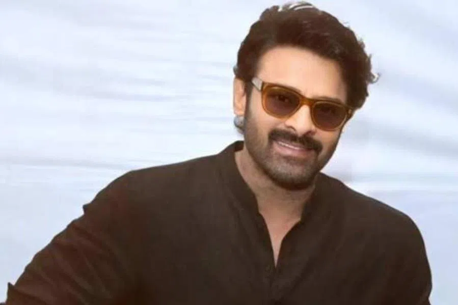 ‘பாகுபலி’ நாயகனை வாழ்த்திய தொழிலாளர்கள்