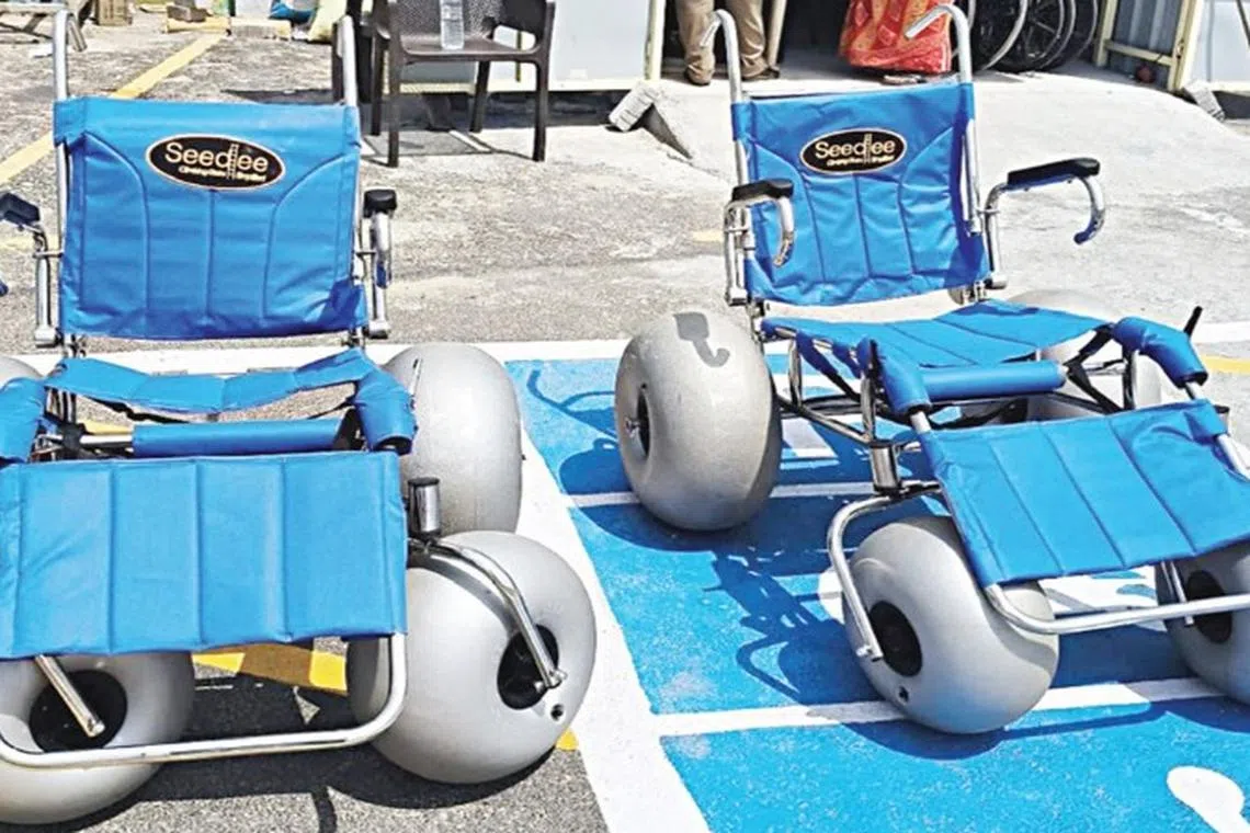 மாற்றுத்திறனாளிகளுக்கு உதவ மெரினாவில் நான்கு சக்கர நாற்காலி