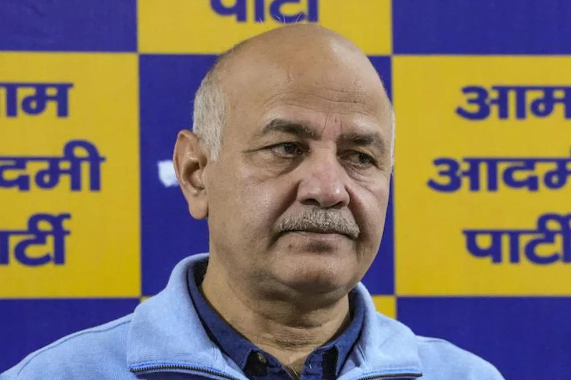 ஆம் ஆத்மி தலைவர்கள் மீது வழக்குப்பதிவு செய்ய அதிபர் அனுமதி