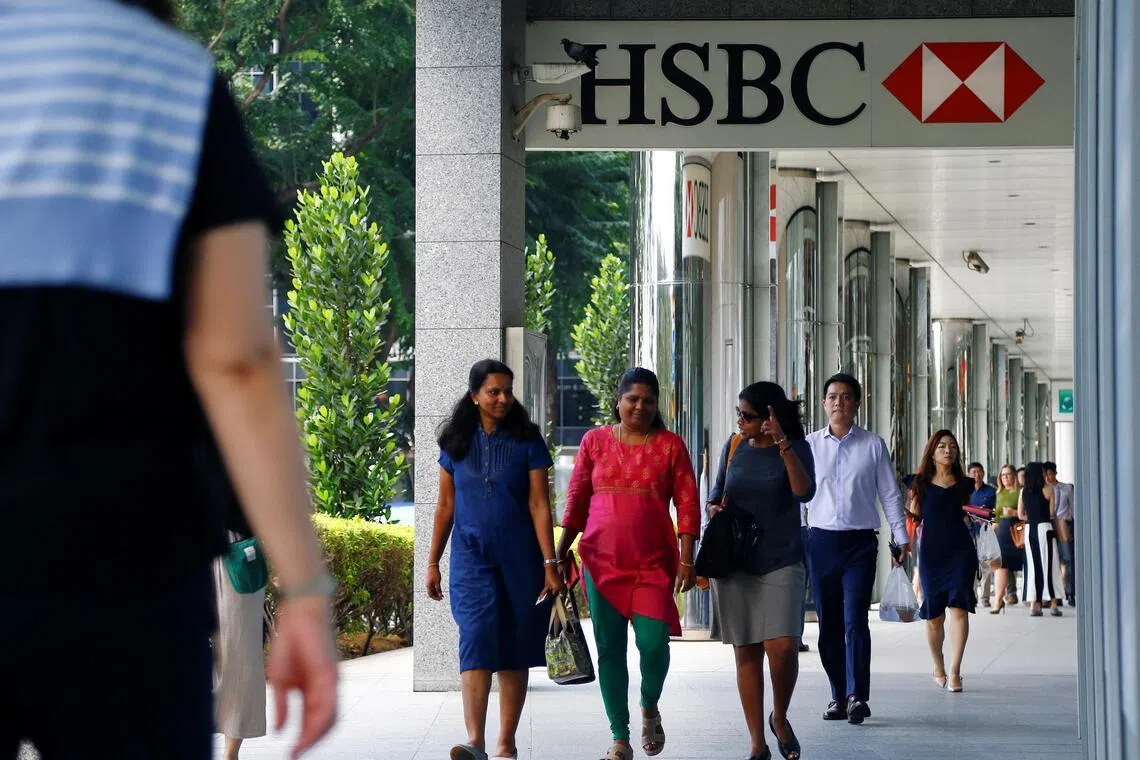 காப்புறுதித் தொழிலை மறுஆய்வு செய்யும் முன்னணி வங்கி