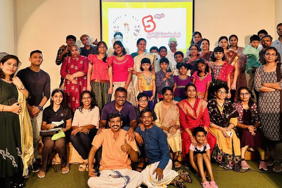 நிகழ்ச்சியில் பங்கேற்ற மாணவர்கள், அவர்களது பெற்றோர், ஆசிரியர்கள். 