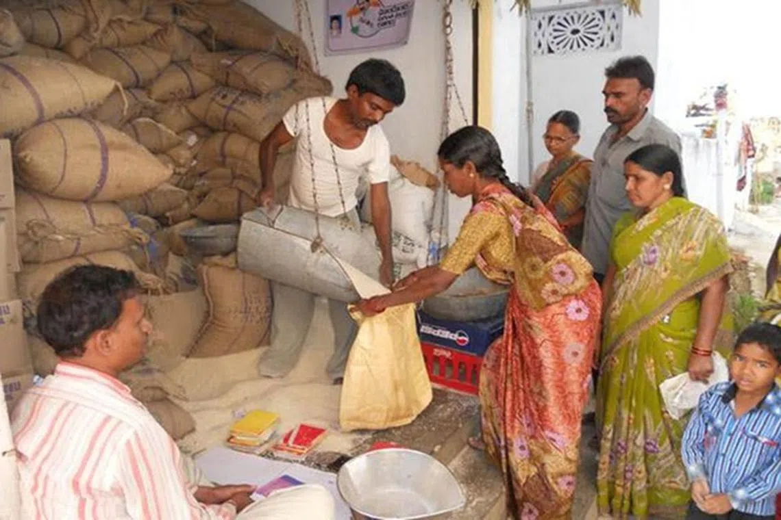 வீடு தேடி வரும் ரேசன் பொருள்கள்: ‘தாயுமானவர் திட்டம்’ அறிவிப்பு