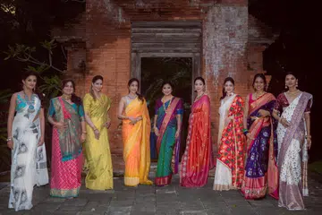 (இடமிருந்து) காயத்ரி மேனன், கிர்தி மாளவியா, அனு அலெக்ஸ்,  சாந்னி சாஹு, தீபாலி சத்புத்தே, ரெஜினா ‌ஷெத், சந்தீபா அரோரா நாயர், வை‌ஷ்ணவி கிரு‌‌ஷ்ணா, மீனா பெனட்.