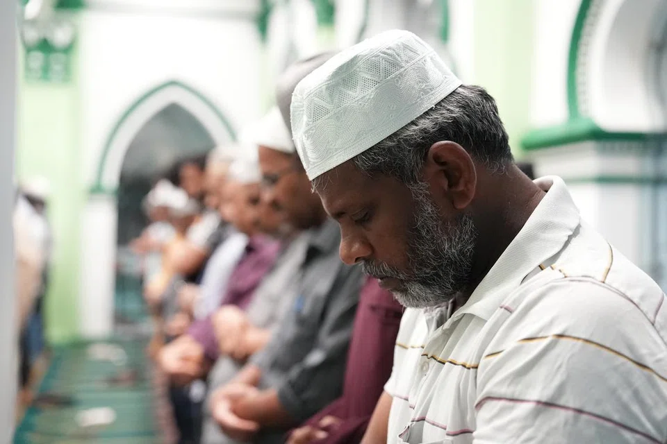 அப்துல் கஃபூர் பள்ளிவாசலில் நடைபெற்ற தொழுகை.
