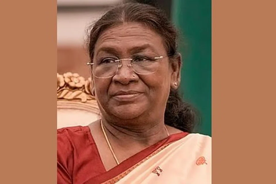 மசோதாவுக்கு ஒப்புதல் அளிக்க காலக்கெடு விதிக்கப்பட்ட விவகாரத்தில் உச்ச நீதிமன்றத்திடம் அதிபர் முர்மு கேள்வி எழுப்பியுள்ளார்.