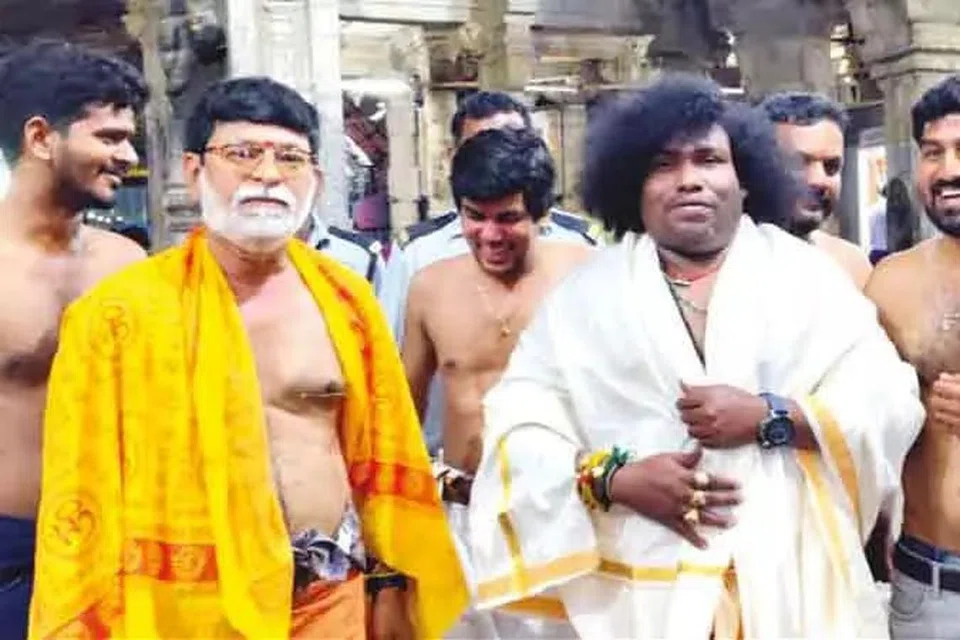 யோகி பாபு.