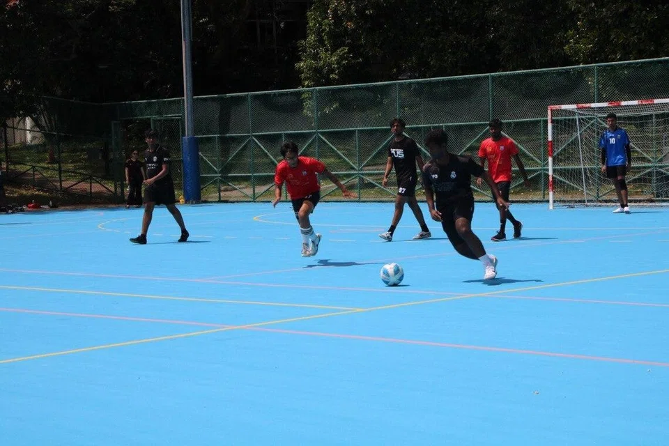 ஆண்களுக்கான காற்பந்து விளையாட்டு  போட்டி.