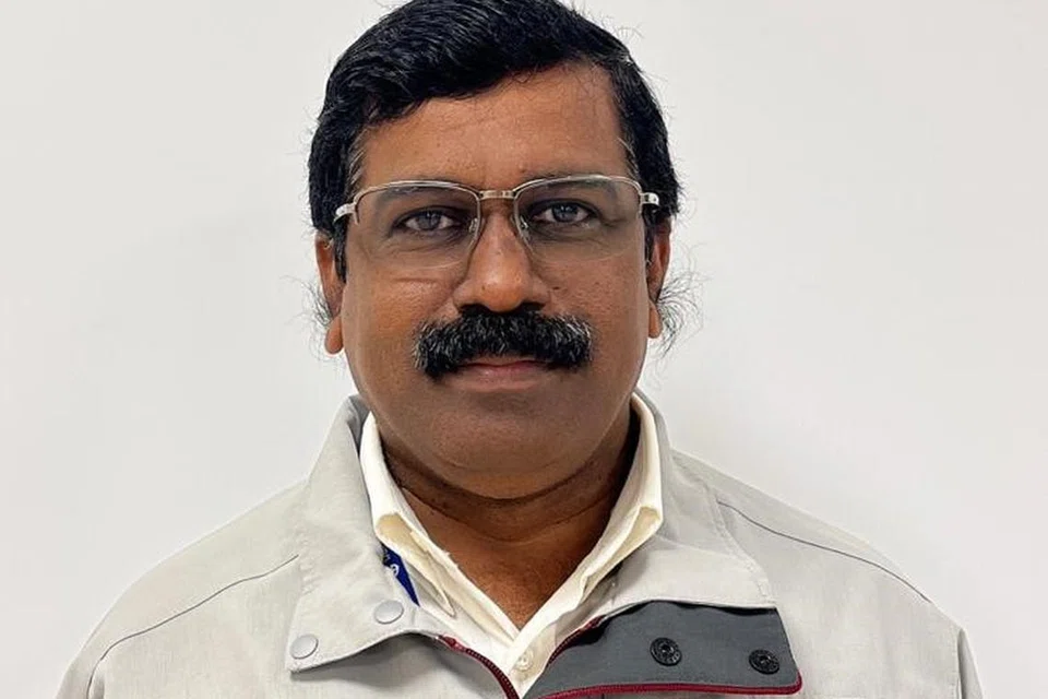 லெட்சுமணன் முரளிதரன்.