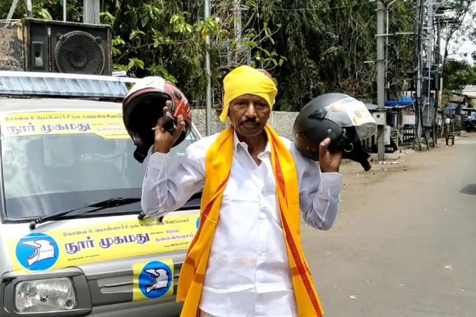 கோவை, பொள்ளாச்சி தொகுதிகளில் ஹெல்மெட் சின்னத்தில் போட்டியிடும்  நூர் முகமது.