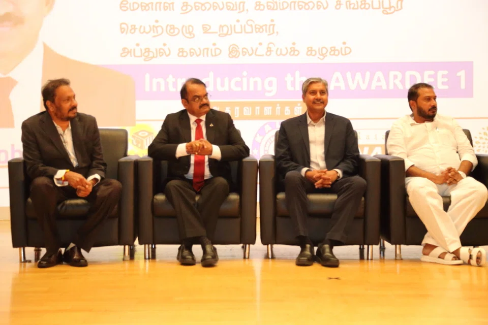 நிகழ்ச்சியின்போது அமரர் அப்துல் காலமுடன் இணைந்து பணியாற்றிய இந்திய விண்வெளி ஆய்வு நிறுவன அறிவியல் வல்லுநர் மயில்சாமி அண்ணாதுரை (இடமிருந்து இரண்டாவது),  அவர் போற்றிய பண்புகளைப் பற்றிப் பேசினார்