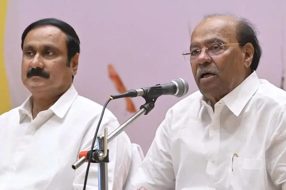 பாமகவிலிருந்து அன்புமணியை 
நீக்கிய ராமதாஸ்