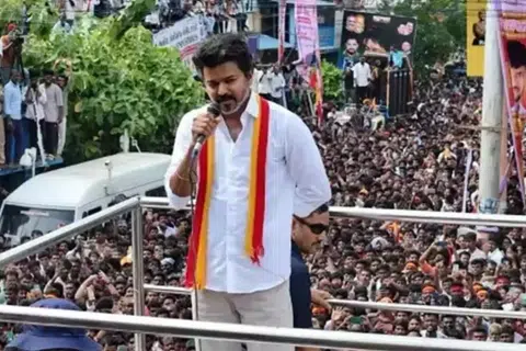 கரூரில் விஜய் மேற்கொண்ட பிரசாரத்தின்போது கூட்ட நெரிசலில் சிக்கி 41 பேர் உயிரிழக்க நேரிட்டது. 