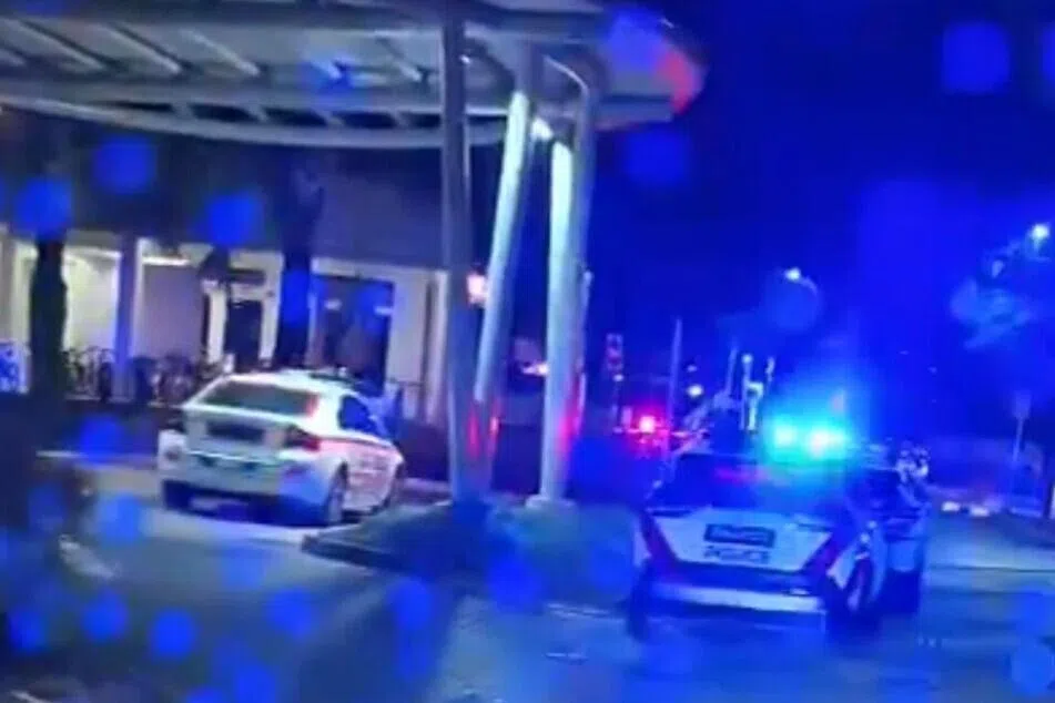 சீனப் புத்தாண்டு அதிகாலை பரபரப்பு:  காரைத் துரத்திச் சென்ற காவல்துறை