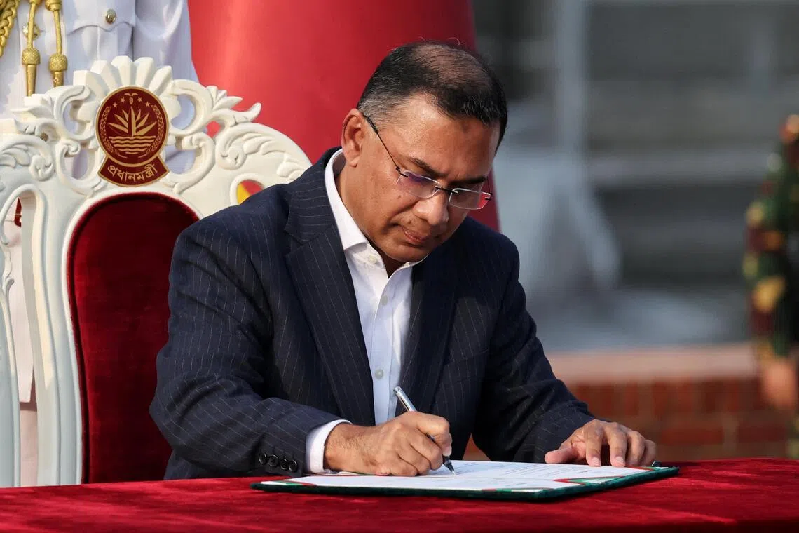 பங்ளாதே‌ஷ் பிரதமராக தாரிக் ரஹ்மான் பதவியேற்றார்