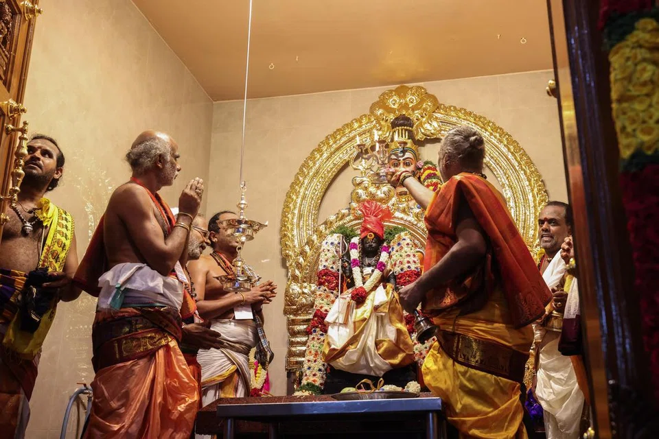சிறப்பு அலங்காரங்களும் வழிபாடுகளும்.