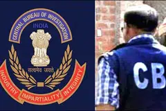 சிந்தன் ரகுவன்ஷி அலுவலகத்தில் சோதனை மேற்கொண்டபோது கணக்கில் வராத லட்சக்கணக்கான பணம் சிக்கியது.