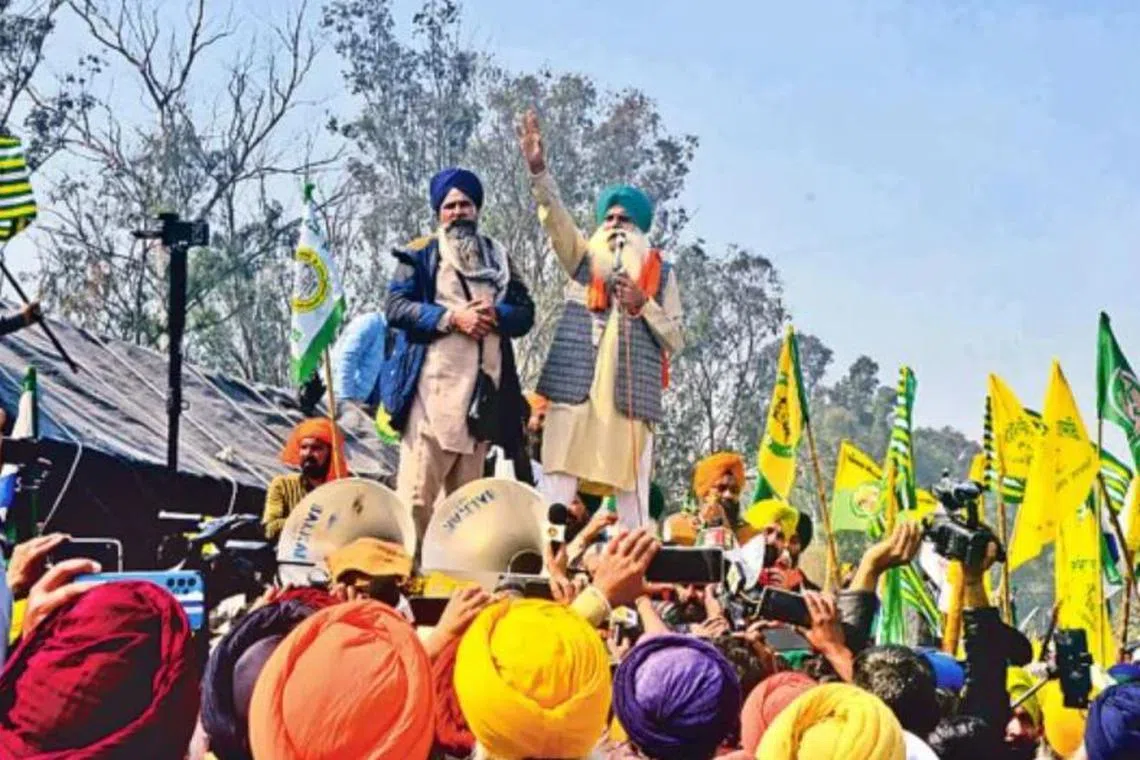 பஞ்சாப்பில் விவசாயிகள் போராட்டம்; பல ரயில்கள் ரத்து