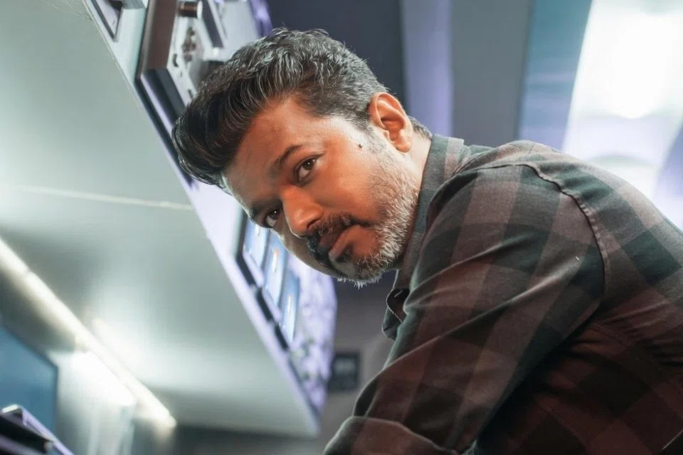 படக்குழு தரப்பில் இருந்தே ஜனநாயகன் திரைப்படம் கசிய விடப்பட்டது காவல்துறை விசாரணையில் அம்பலமானது.