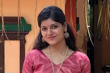 மோனிஷா பிளெஸ்ஸி.