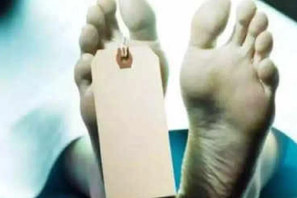 தாதி ஊசி போட்டதும் கர்ப்பிணி மாண்டதாக உறவினர்கள் கூறினர்.