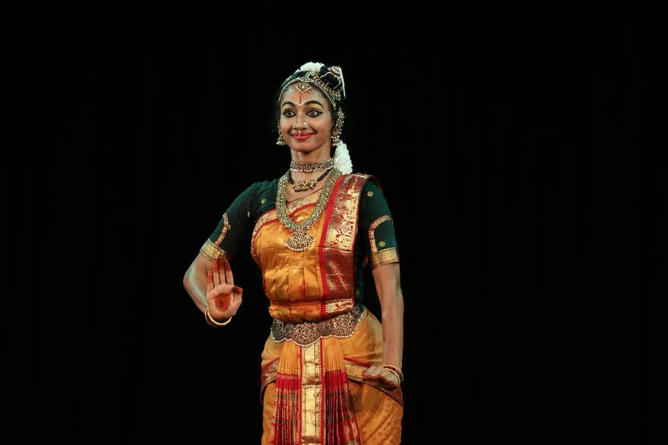 பரதநாட்டியக் கலைஞர் ஹரிணி ஜீவிதா. 