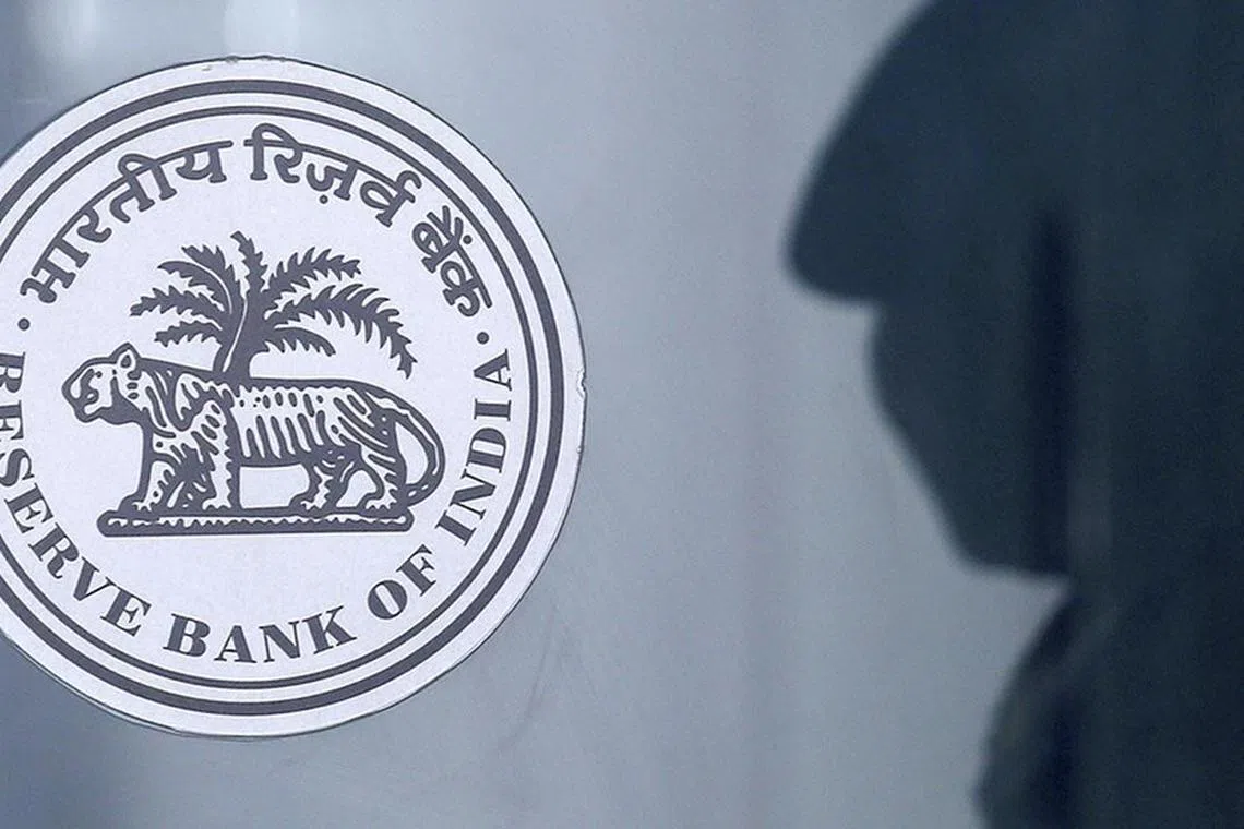 இலவசத் திட்டங்களால் மாநிலங்களுக்கு நெருக்கடி ஏற்படுவதாக ரிசர்வ் வங்கி கவலை