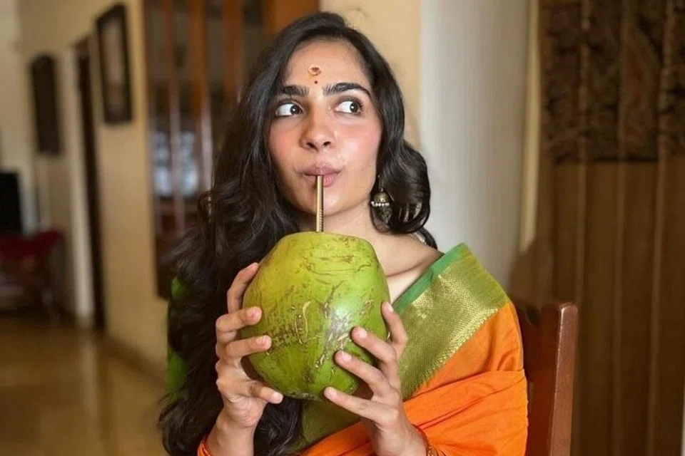 ருக்மணி வசந்த். 
